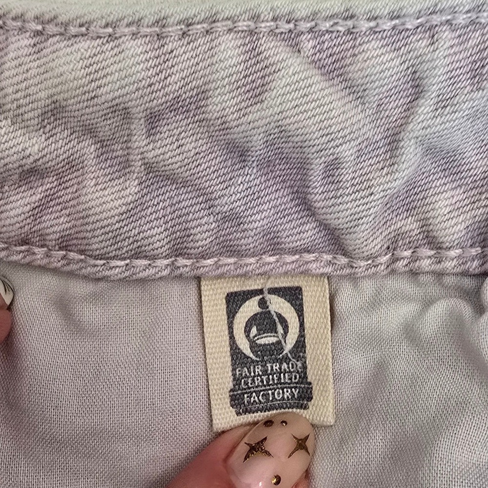 Universal Thread Denim Shorts Size 10 Light Purple Wash Cuffed Hem Casual - Picture 6 of 7